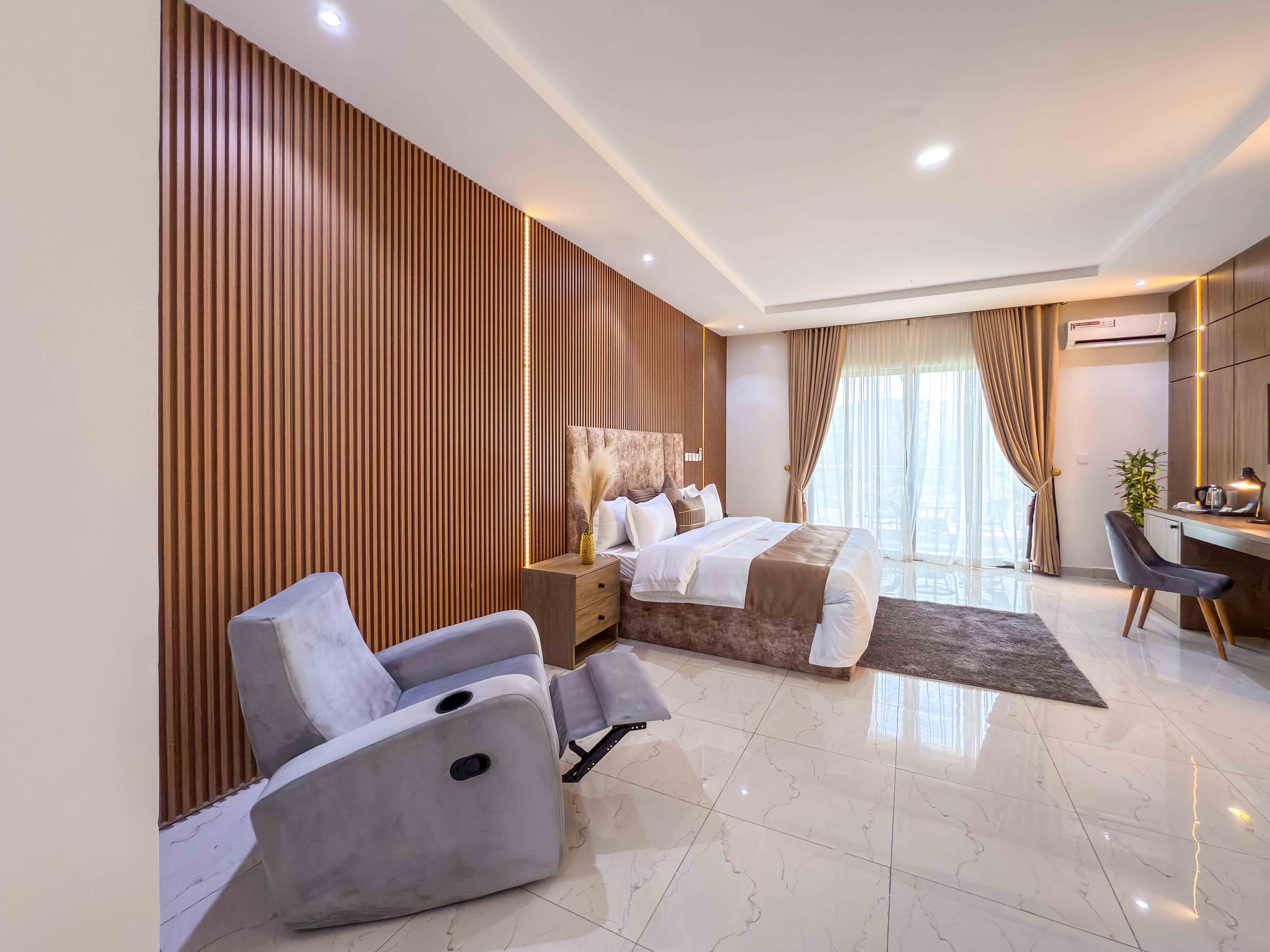 Presidential Suite - Image 4